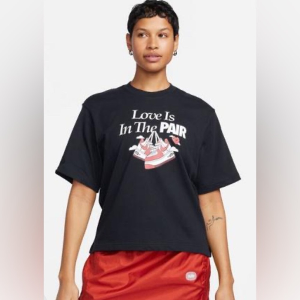 Women’s Nike Boxy Black Graphic T-Shirt- Large- NWT